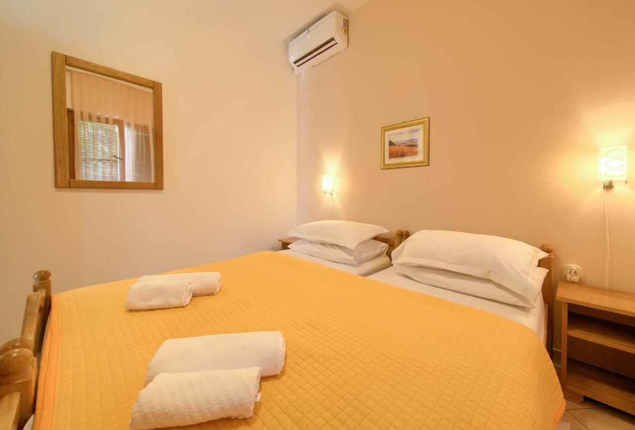 Apartments Loncar Крк Экстерьер фото