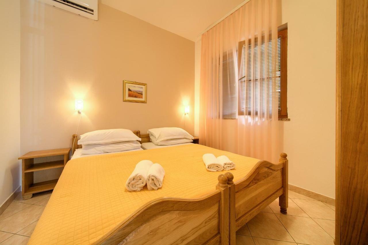Apartments Loncar Крк Экстерьер фото